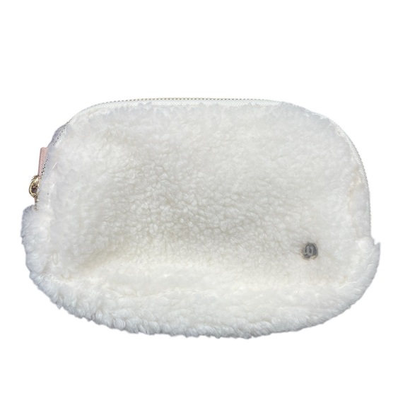Handbags - Brand new Fleece Cream hip bag / fanny pack / bum bag w/Rose Gold strap- Darling
